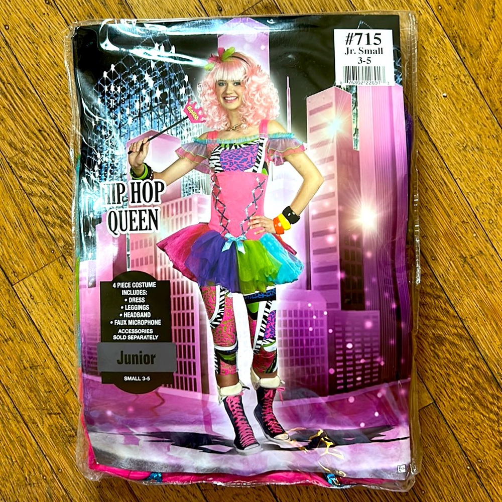 Halloween Costume never opened